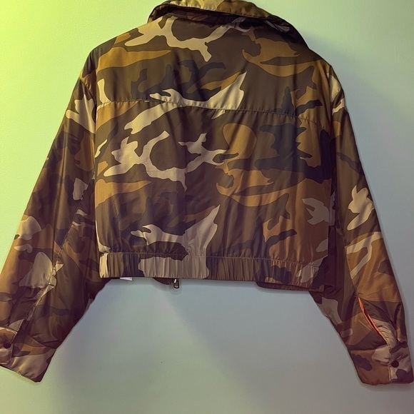 NWOT Ladies camouflage jacket - Picture 2 of 3